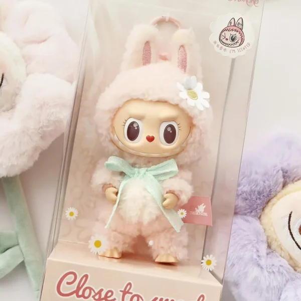 Peluche Mokoko Close to Sweet Rosa – Figura Kawaii de Colección - Image 3